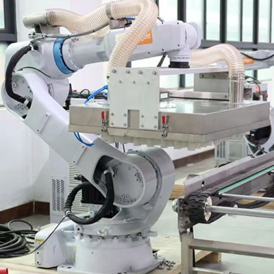 Brazo robótico desmoldeador